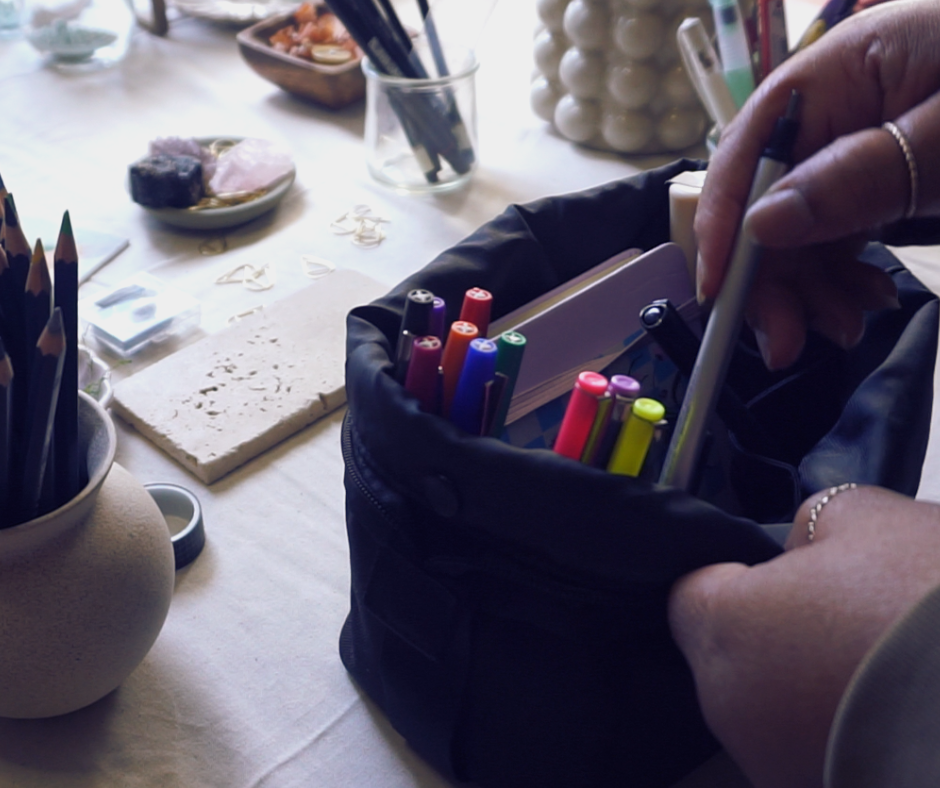 artist packing black on the go travel art kit with art supplies